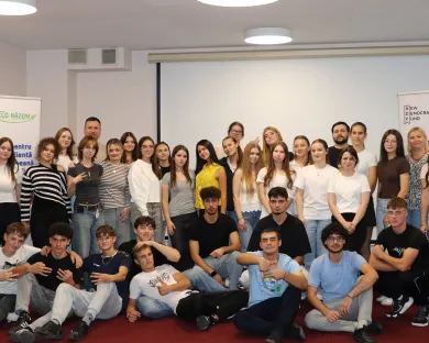Tineri pregătiți să ducă discuția despre UE în localitățile din Republica Moldova