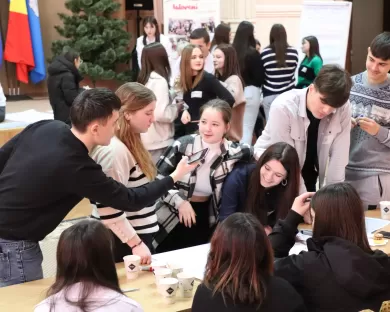 Peste 120 de tinere și tineri din localitățile raionului Ialoveni au participat la un atelier de instruire în scrierea proiectelor